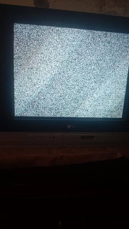 LG tv flat screen 21 inch 5