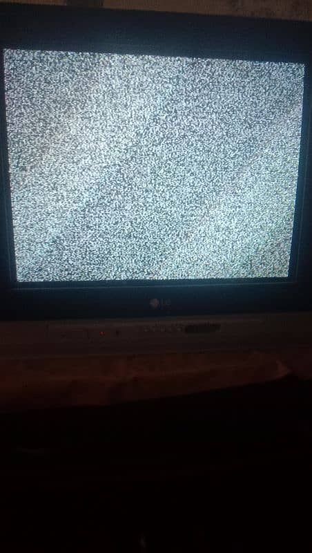 LG tv flat screen 21 inch 6