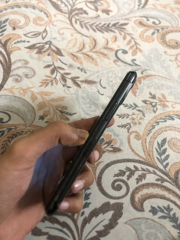 iphone 11 pro 64gb 10/10 condition 4