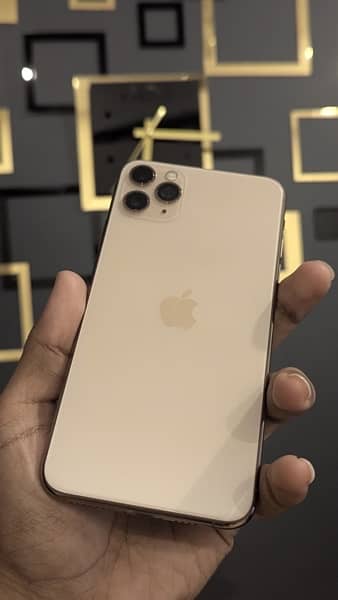 iPhone 11 Pro Max gold 1