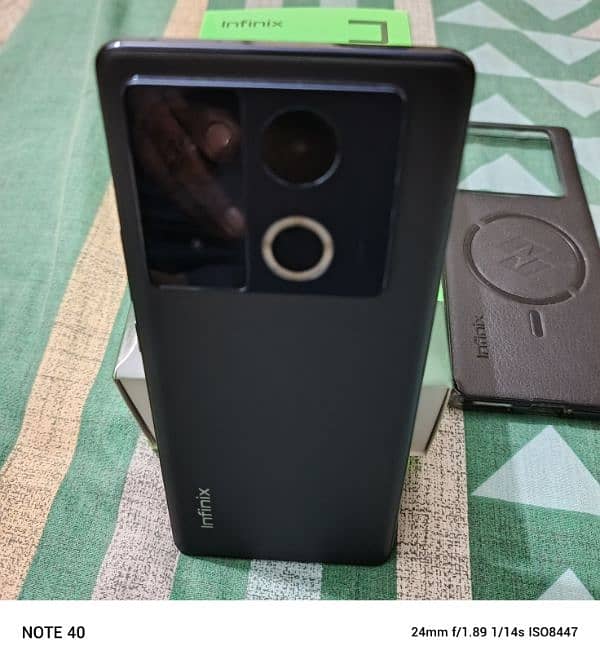 infinix Not 40 Pro with wireless charging 3