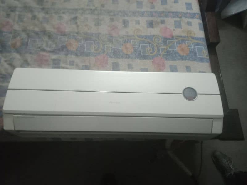 one ton AC good condition 1