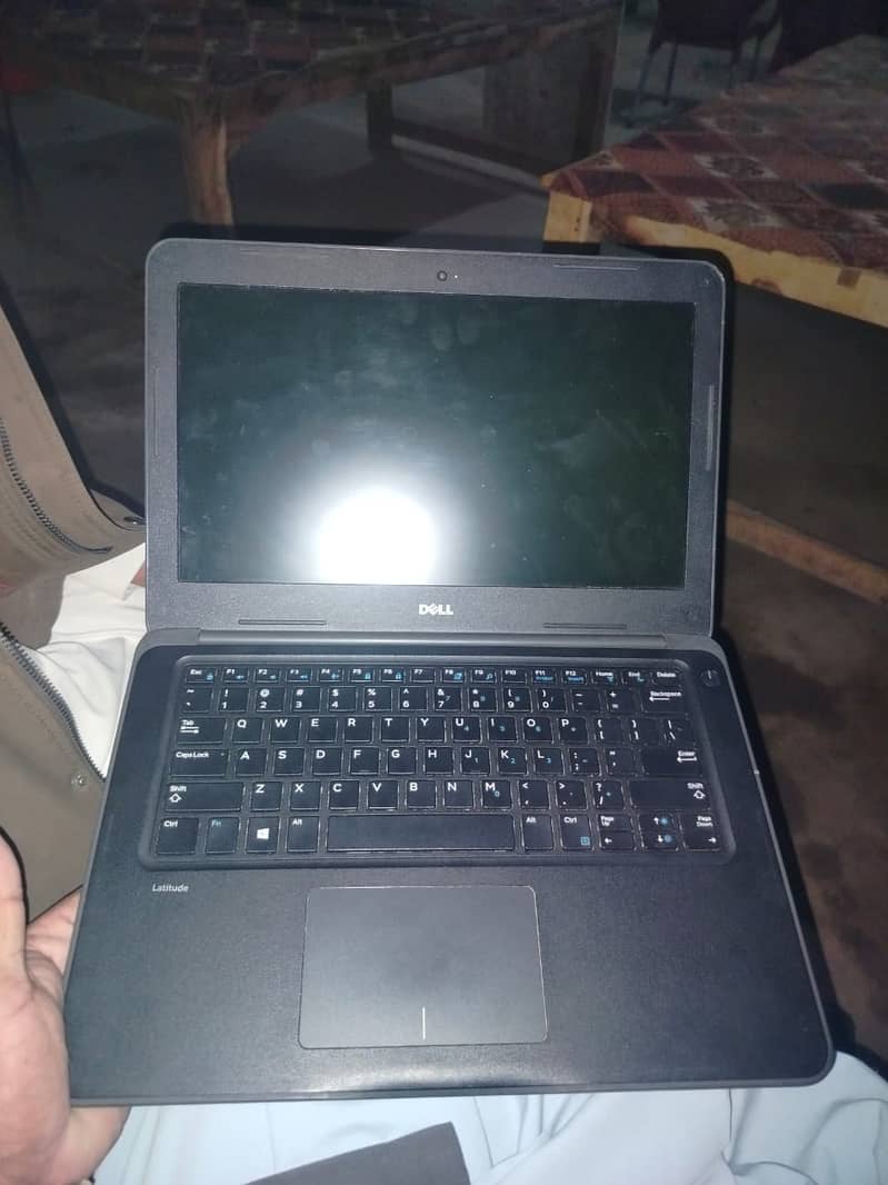 Dell latitude 3380 4