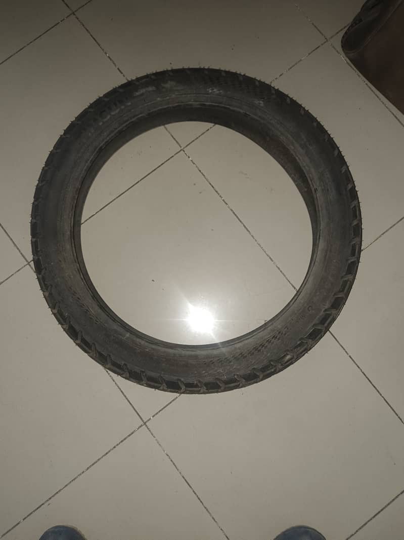 YAMAHA YBR 125G REAR WHEEL TYRE 4