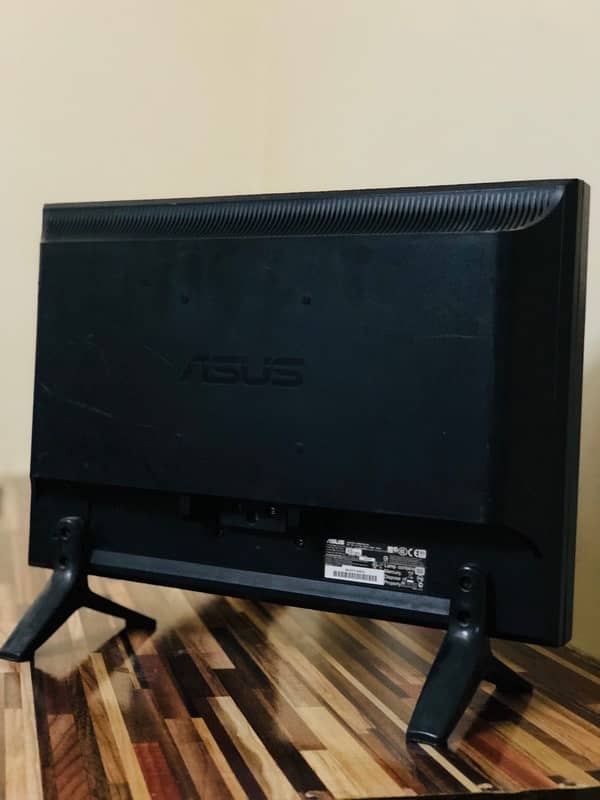 ASUS LCD 19 Inch 1