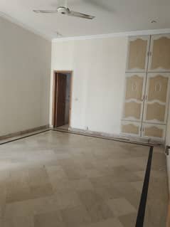 01 KANAL INDEPENDENT UPPER PORTION LOWER PORTION LOCKED FOR COMMERCIAL OFFICE FOR RENT IN JOHAR TOWN