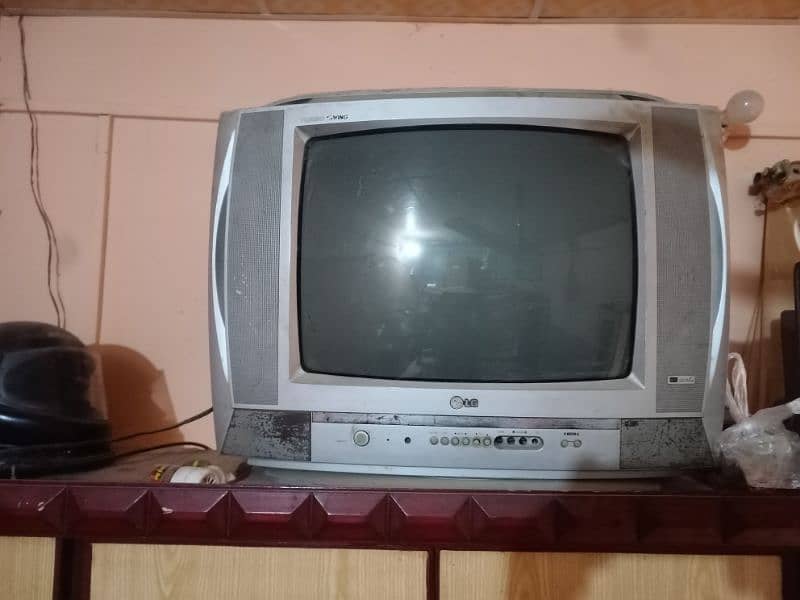 lg tv for sell 21 inches 0