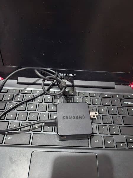 Samsung chrome with original charger 3