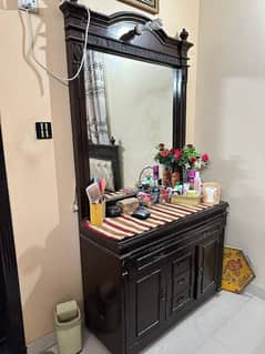 dressing table