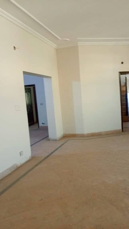 1 Kanal Lower Portion for Rent in Garden Town for Family and Silent office (Call center + Software house) 4