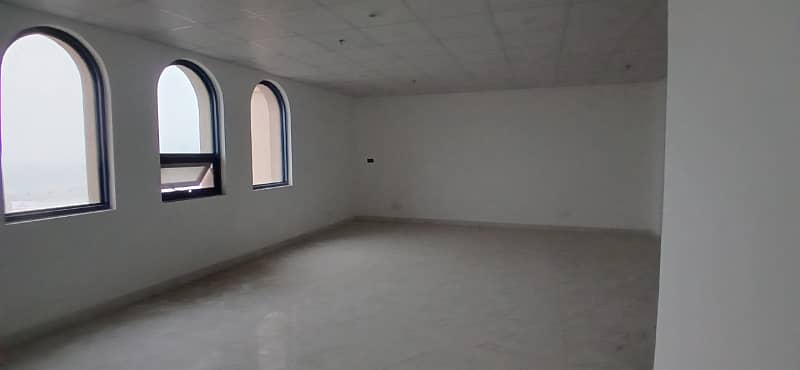 600 Square Feet Office Prime Space Available For Rent In Main Boulevard Gulberg 3 Lahore 7