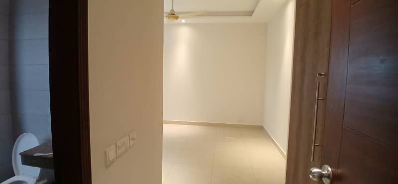 Luxurious 2-Bedroom Apartment Facing Courtyard un Furnished Available For Rent Near Dha Phase 4 2