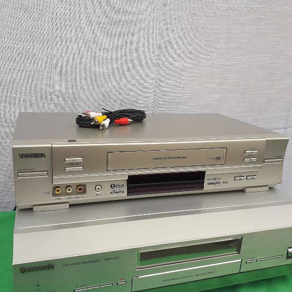 akai vcr full ok new condition 3