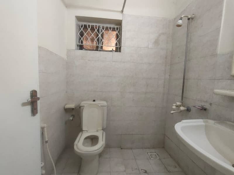 10-Marla 3-Bedroom's House Available For Rent In Askari-9 Lahore Cantt. 8