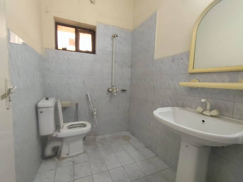 10-Marla 3-Bedroom's House Available For Rent In Askari-9 Lahore Cantt. 10