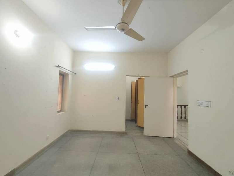 10-Marla 3-Bedroom's House Available For Rent In Askari-9 Lahore Cantt. 16