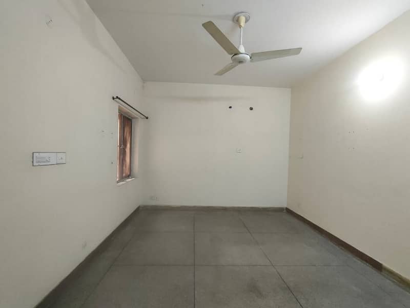 10-Marla 3-Bedroom's House Available For Rent In Askari-9 Lahore Cantt. 17