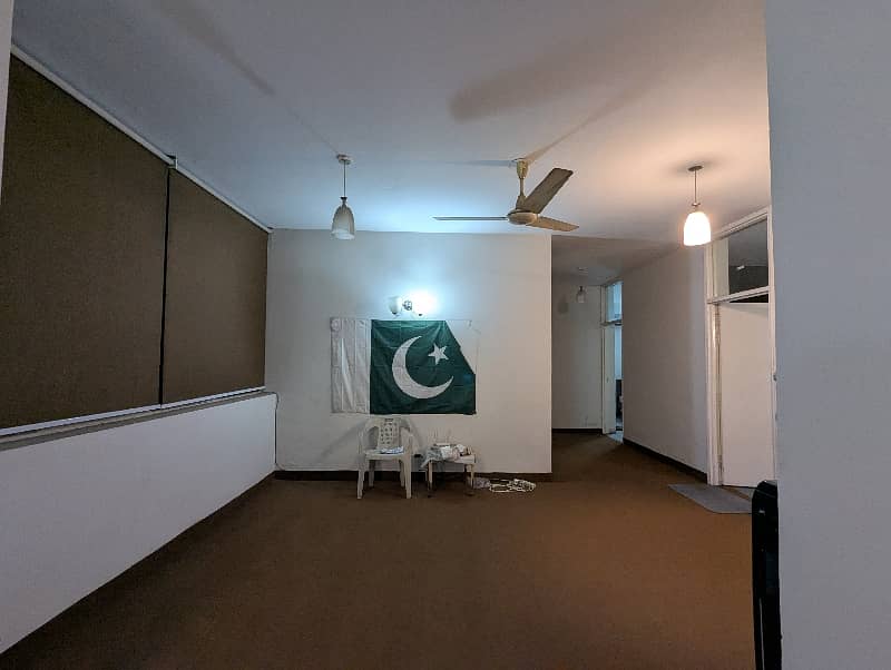 10-Marla 3-Bedroom'S Flat Available For Rent In Askari-1 Lahore Cantt. 3