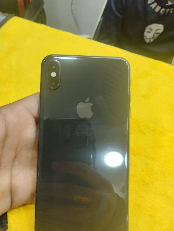 iphone xs max 64 GB factory unlock non PTA ha 1