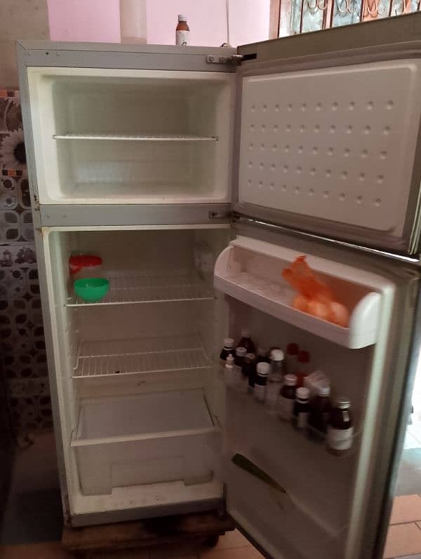 Medium Size Fridge 0