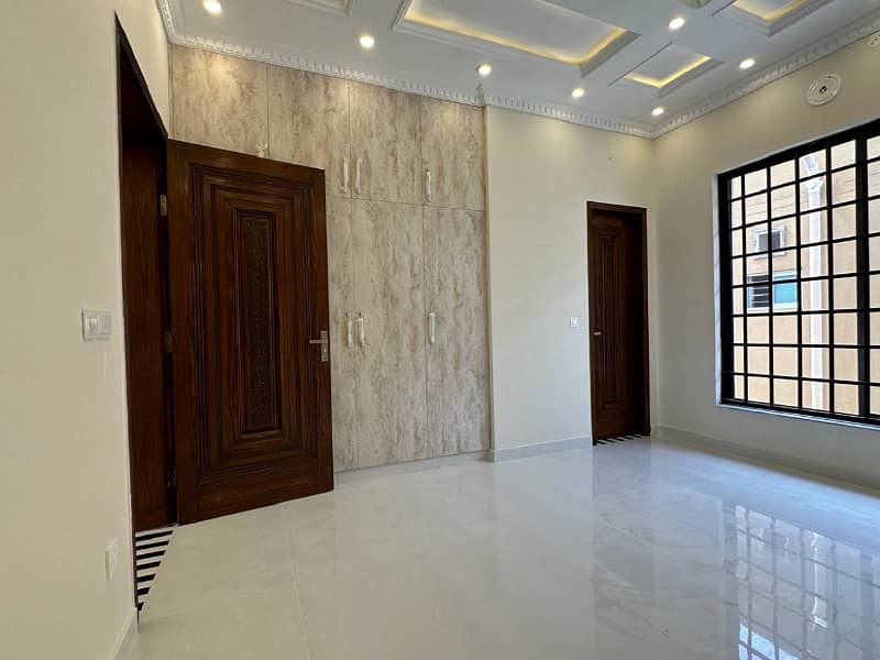 10 Marla Brand New Luxury House For Rent In Sector C Bahria Town Lahore 4