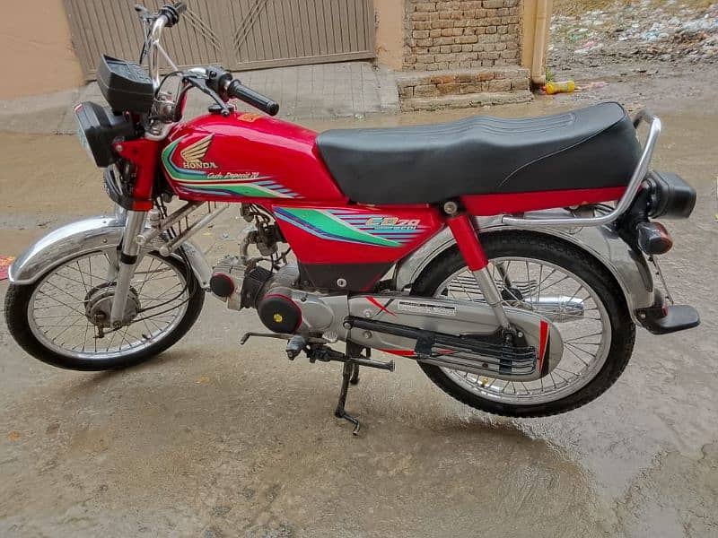 honda cd70. exchng possible 10/10 condition. 0