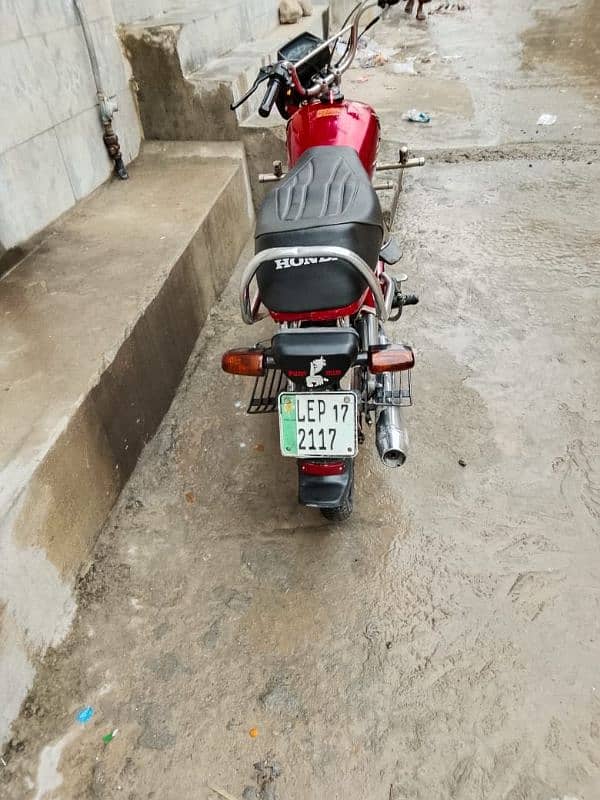 honda cd70. exchng possible 10/10 condition. 1