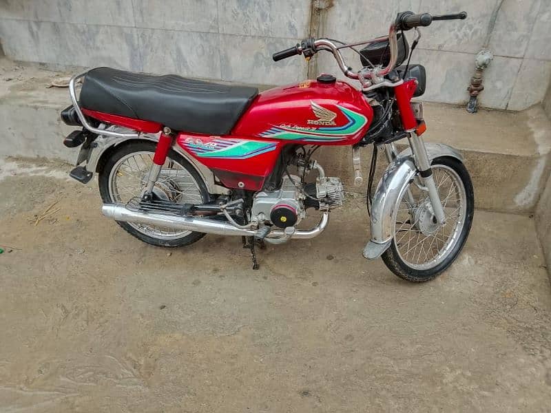 honda cd70. exchng possible 10/10 condition. 2