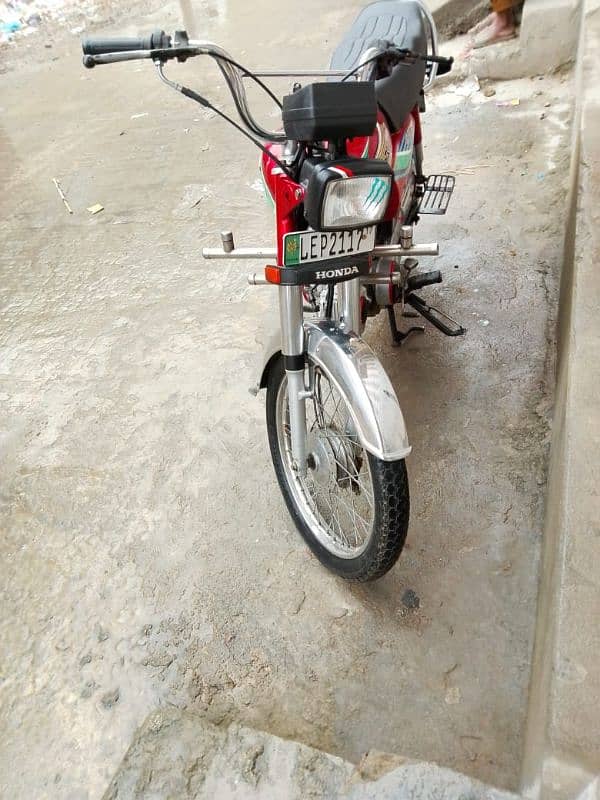 honda cd70. exchng possible 10/10 condition. 3