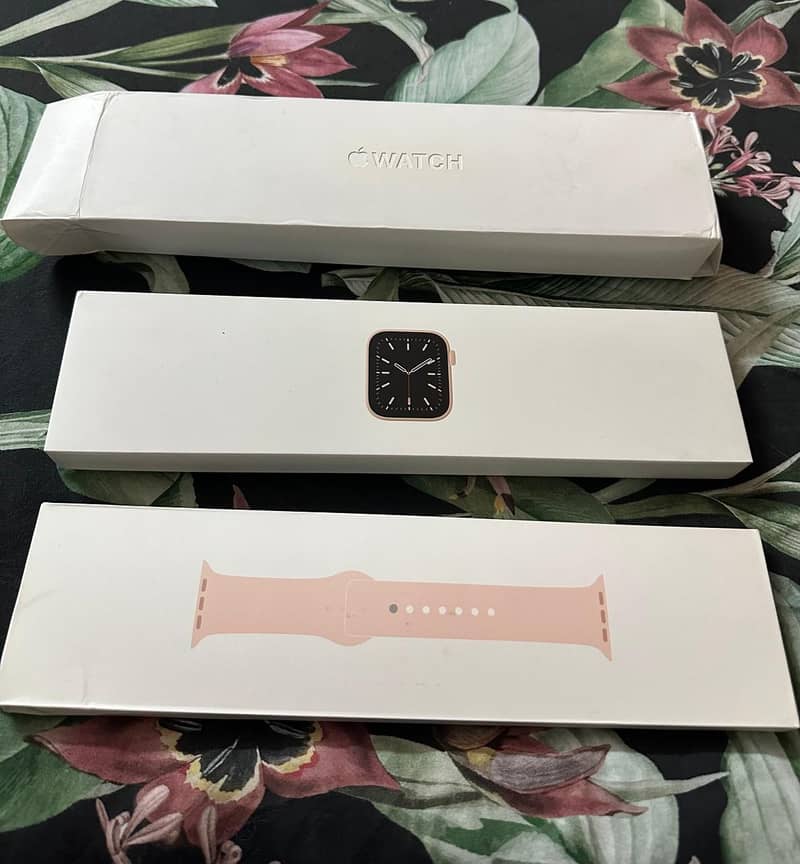 Apple Watch Series 6 44 MM Gold 5