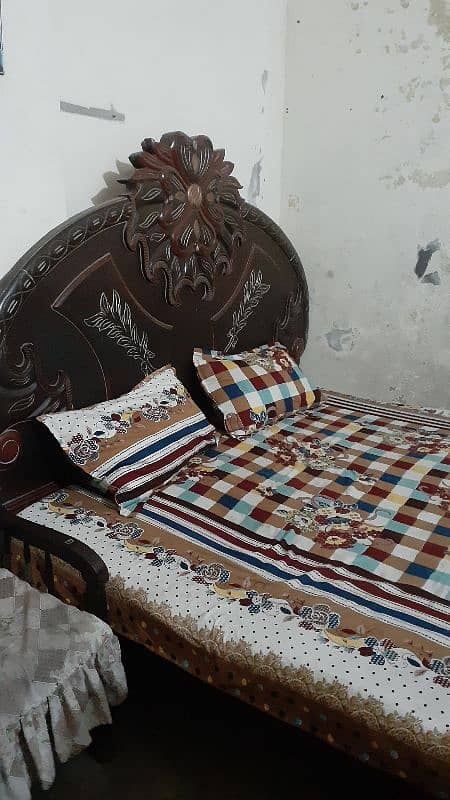 Double  Bed and Dressing for Argent Sale. 9