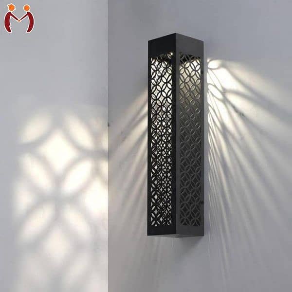 WOODEN WALL LAMP 1