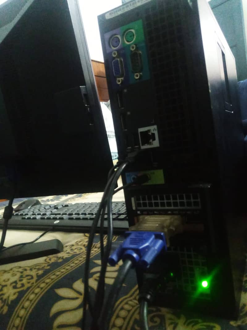 Full Pc Setup Lcd,Cpu,Keyboard,Mouse,Wifi Adapter And Wires 5