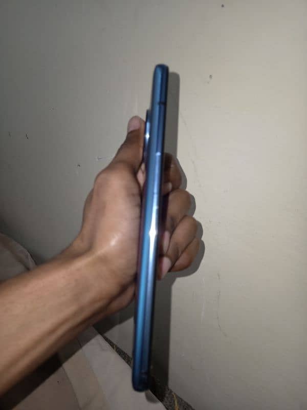 oneplus 7t 8/256 Sirf Back broken ha baki set lush para ha 3