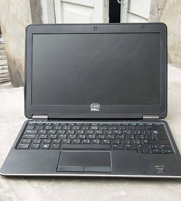 Dell Latitude E7240 Core i5 4th Gen 1