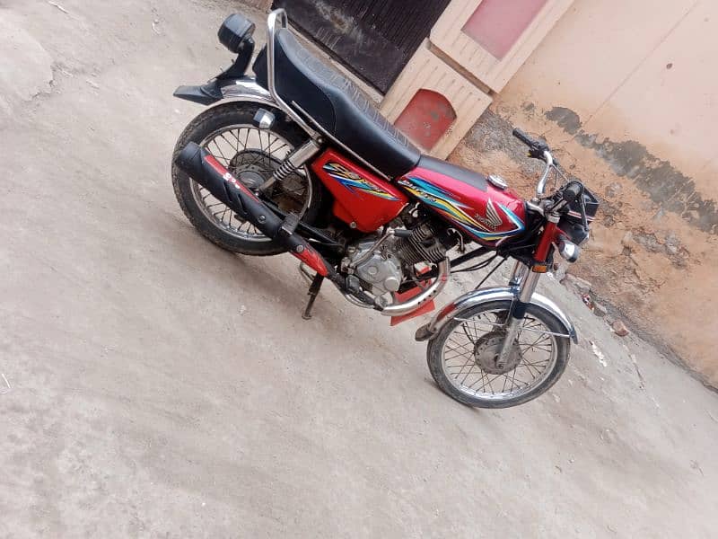 Honda 125 2018 faisalabad numbar 4