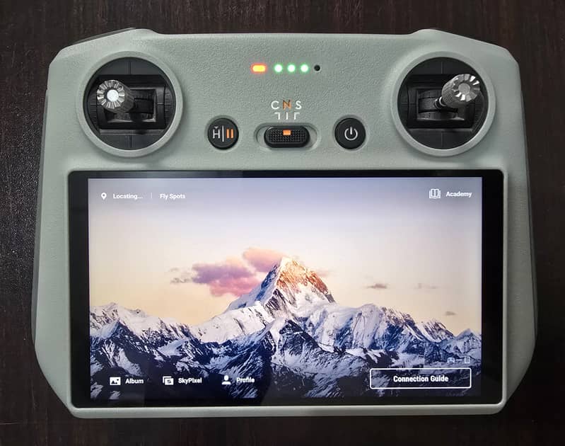 DJI RC Remote RM330 – Like New + Mini 3 Pro Box & Cover 1