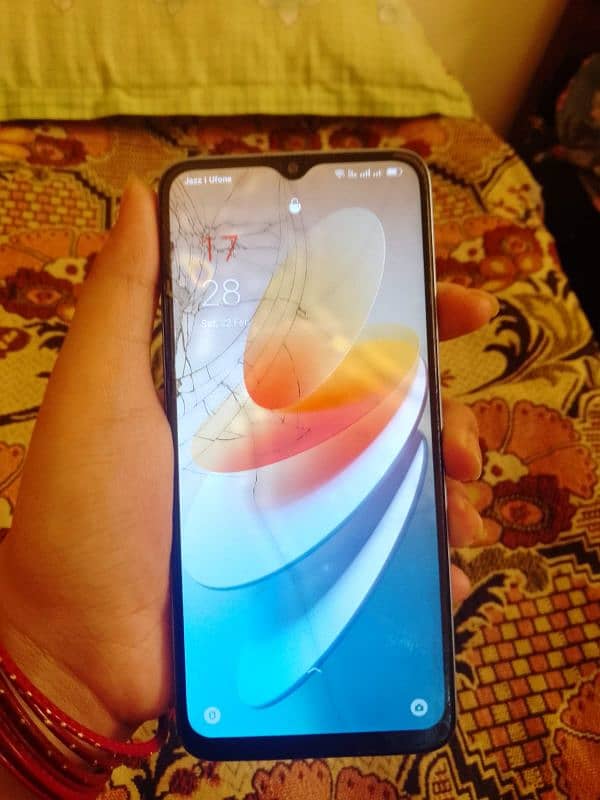 oppo a57 6/128 onli kit glass crack falto sawal Mt krna piz 1