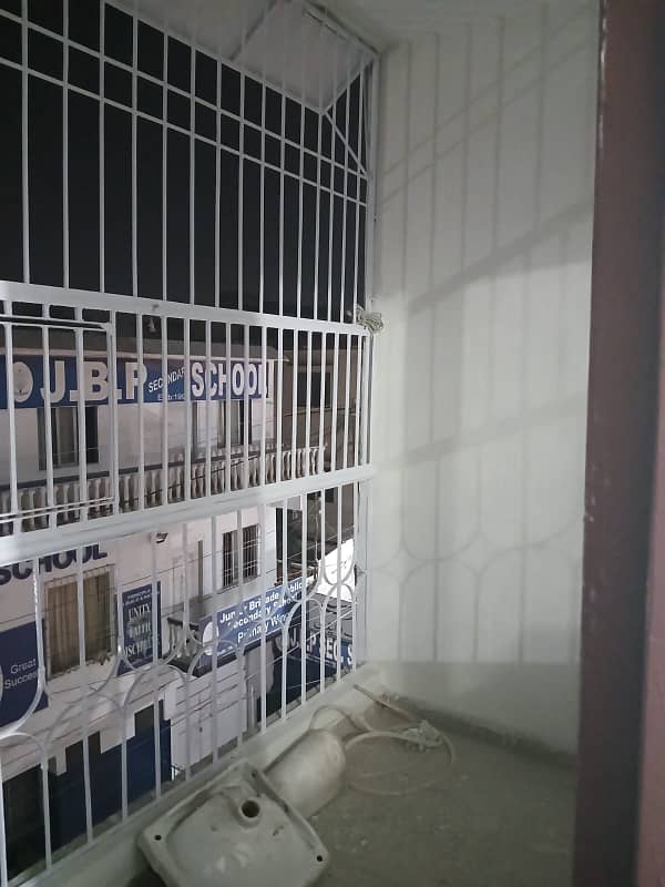 Flat 3 Beds DD 2nd Floor West Open in Billy's Homes Main University Road Block 7 Gulistan e Jauhar 5