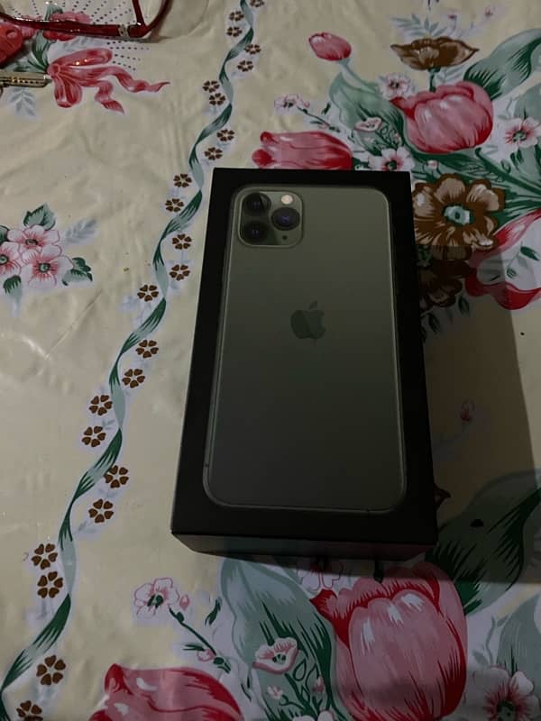 iPhone 11 Pro  sim working 4