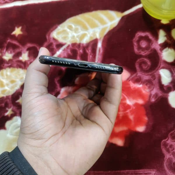 i phone xs Max 64gb Nonpata Back Crack 4