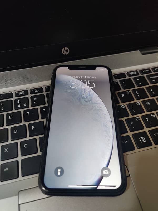 iphone xr urgent sale factory unlock 64 gb 7