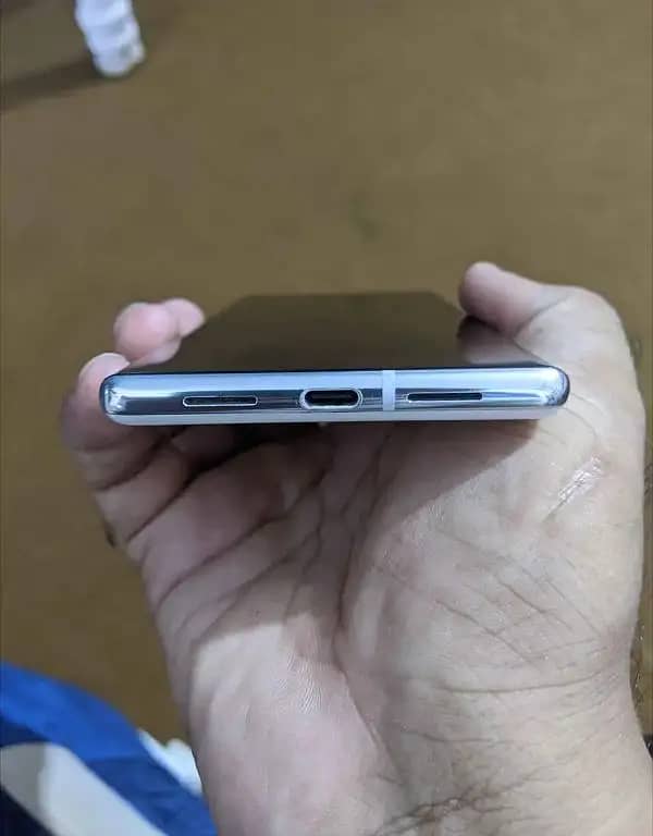 Google pixel 6 Pro Mint Condition 4