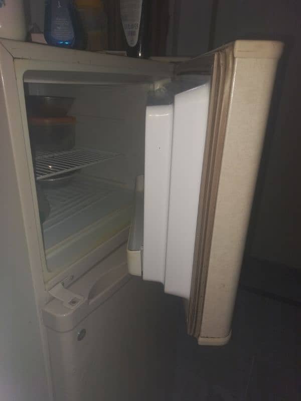 dawlance fridge 2