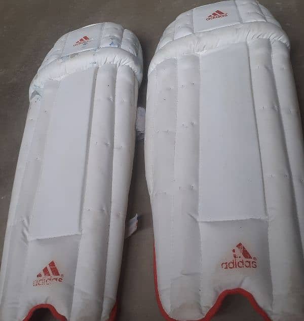 Addidas Cricket Pads with FREE Sports Bag 3