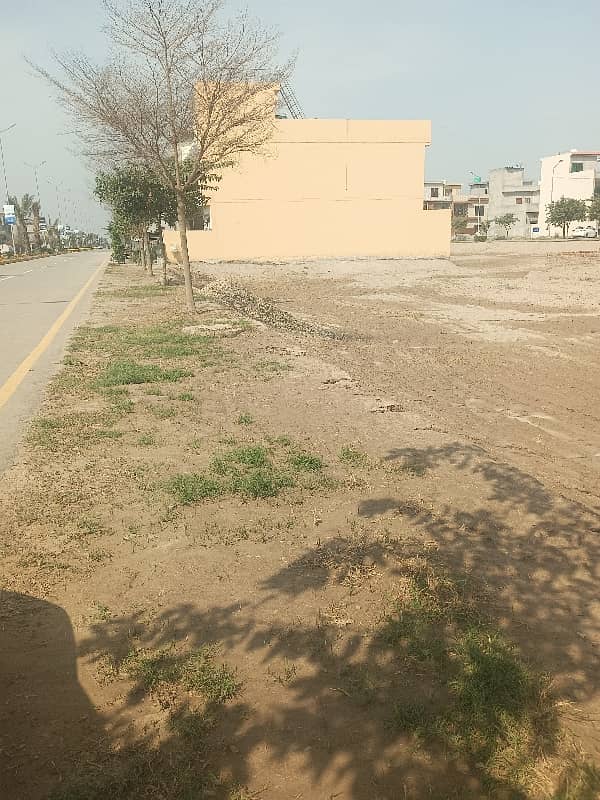 10 Marla Plot For Sale Facing Mosque 0