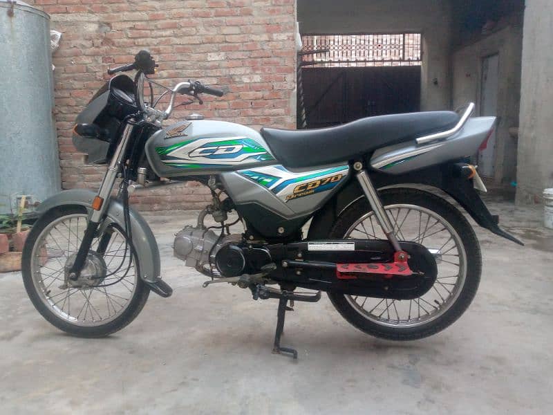 Honda CD dream 23 model All Punjab num registered 6