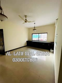 1 kanal house for Rent