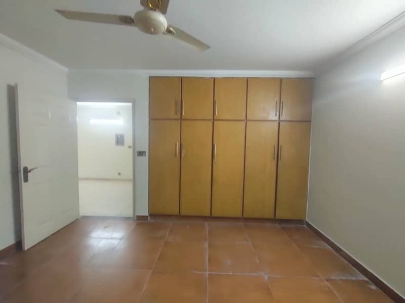 10-Matla 2-Bedroom's, Marble Flooring Separate Gate Upper Portion Available For Rent. 7