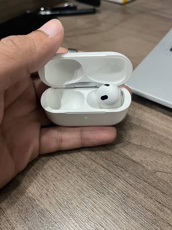 apple air pods pro 3